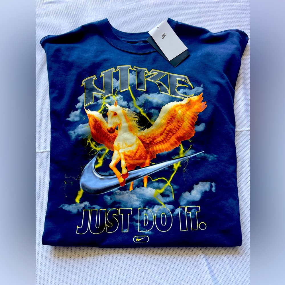 Nike Sportswear Logo Oversized Size Small Fits Like L/XL Pegasus Drip NEW